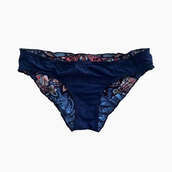 LUCKY Brand Bikini Set in Navy and Coral Batik Print Women’s Size Medium EUC - Picture 5 of 8
